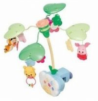 メリー・・・くるくる回る玩具。ベッドに取り付けるものや、敷物と一体型などもあります。