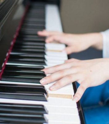 ピアノはいつから習わせるのがよい？