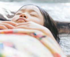子供が一人で寝る・お風呂に入る・遊びに行くのは何歳位から?